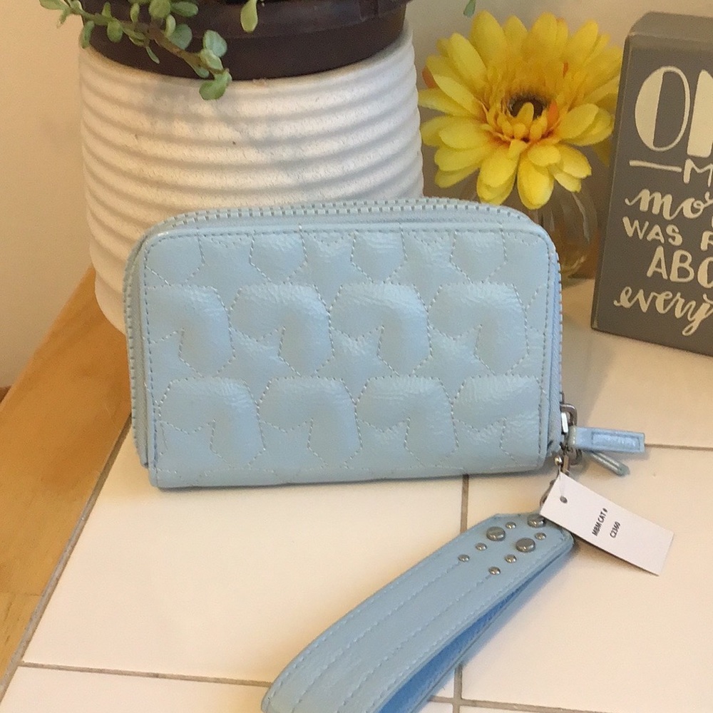 ‘No Boundaries’ Baby Blue Wallet/Wristlet NWT - Picture 3 of 8